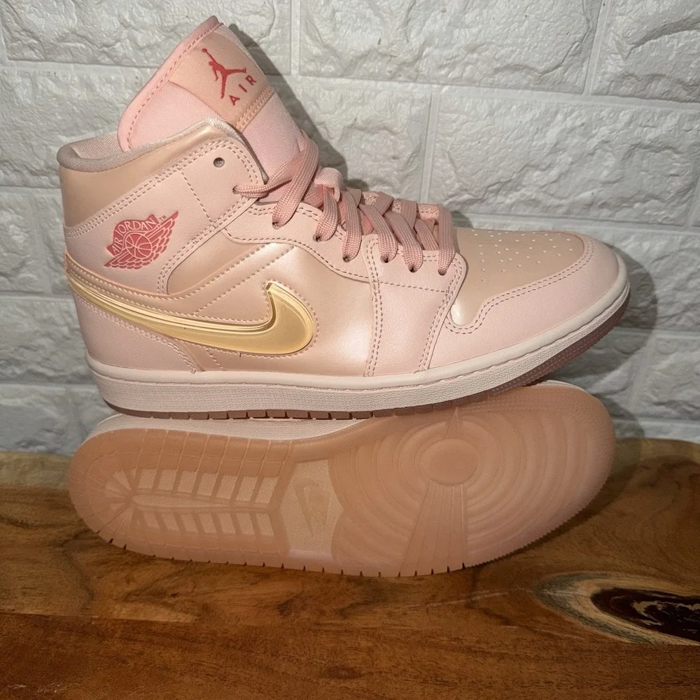 Nike Air Jordan 1 Mid SE Valentine's Day Pink Patent HF3173-600 Women 9.5 - Picture 6 of 7